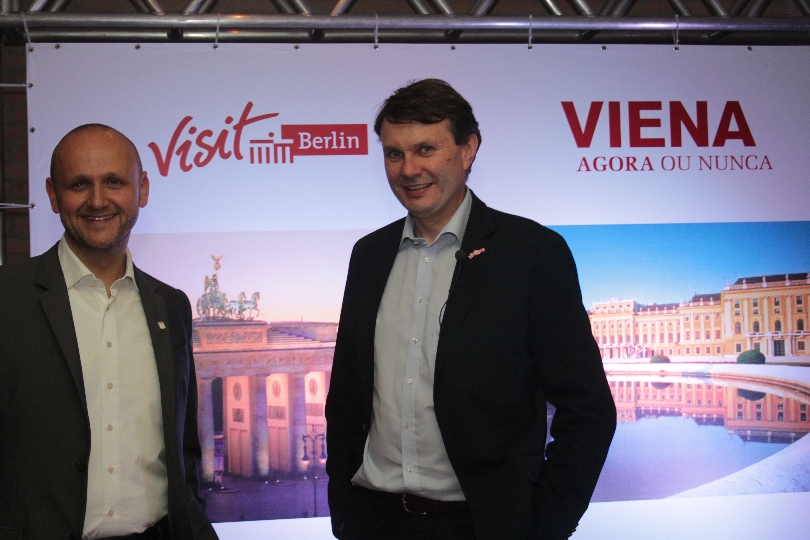 Wien und Berlin werben gemeinsam in Brasilien - Tourismusdirektor Kettner (l.) und sein Berliner Amtskollege Burkhard Kieker bei ihrer Doppel-Conference vor brasilianischen JournalistInnen und TouristikerInnen.