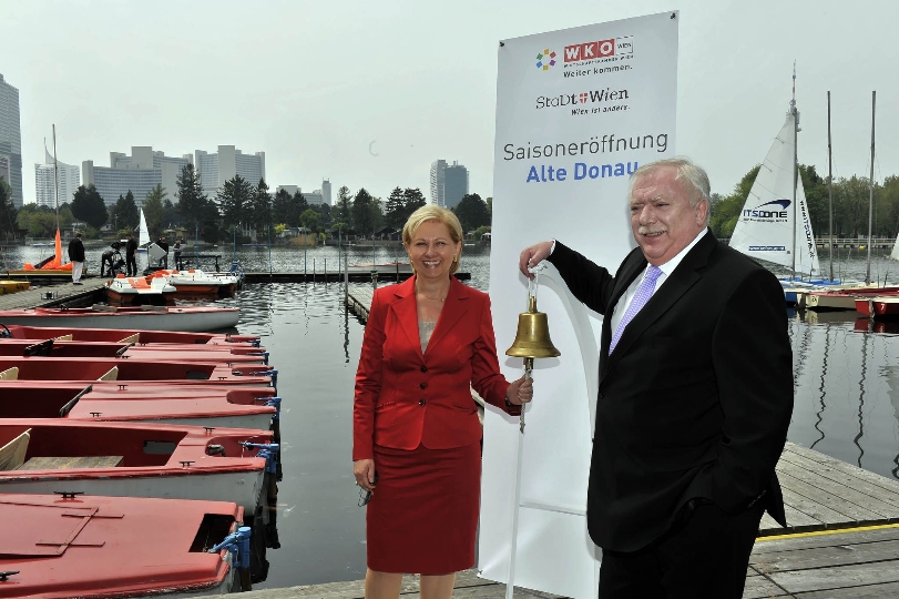 Bgm Dr. Michael Häupl und WKW-Präsidentin KommRin Brigitte Jank bei der Saisoneröffnung Alte Donau