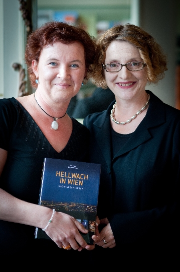 Birgit Pointner mit der Leiterin des Wien-Hauses, Michaela Kauer