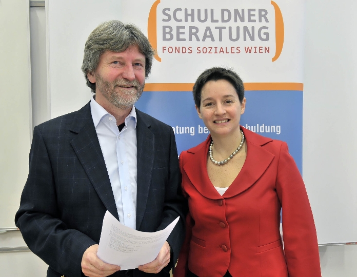 Gesundheits- und Sozialstadträtin Sonja Wehsely und Alexander Maly, Geschäftsführer der Wiener Schuldnerberatung gaben Tipps zum schuldenfreien Weihnachtseinkauf