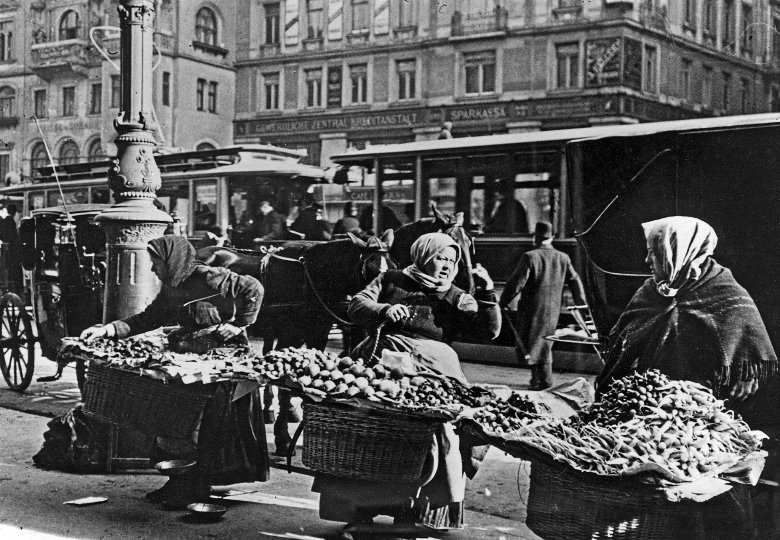 Gemüsefrauen am neuen Markt. Wiener Typen, Emil Mayer, Fotografien aus dem Leben der Stadt, um 1900