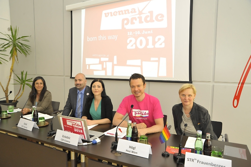 Pressekonferenz Vienna Pride mit: Vizebürgermeisterin Maria Vassilakou, Andreas Salat (CSD Vienna), Ewa Dziedzic (CSD Vienna), Christian Högl (HOSI Wien) und Stadträtin Sandra Frauenberger (von links nach rechts) 