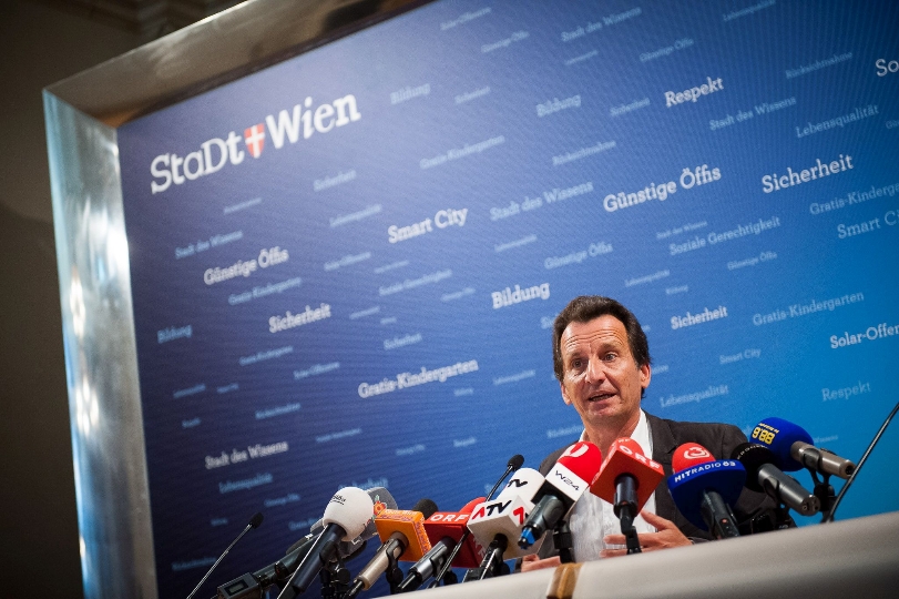 Stadtrat Christian Oxonitsch bei der Pressekonferenz zum Song Contest 2015