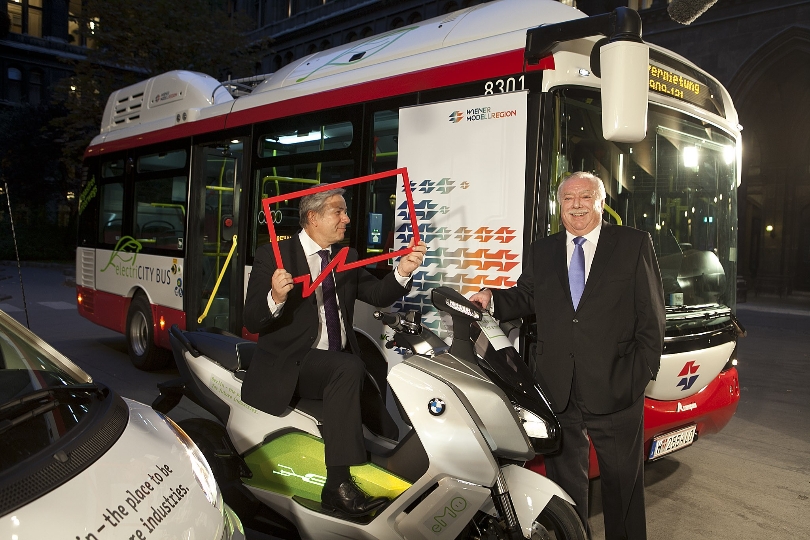 Berlins Bürgermeister Klaus Wowereit und Bürgermeister Michael Häupl anlässlich des Symposiums "vie-mobility"
