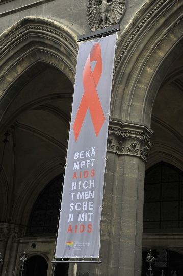 Red Ribbon Fahne anlässlich des Welt Aids Tages