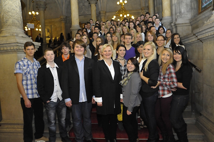 Personalstadträtin Sandra Frauenberger begrüßt 233 neue Lehrlinge der Stadt Wien