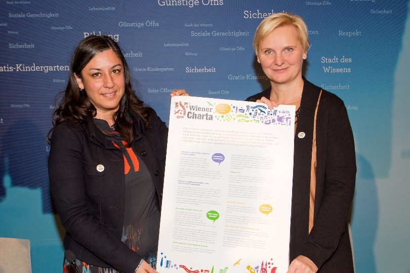Vizebürgermeisterin Mag.a Maria Vassilakou und Stadträtin Sandra Frauenberger präsentieren die Wiener Charta