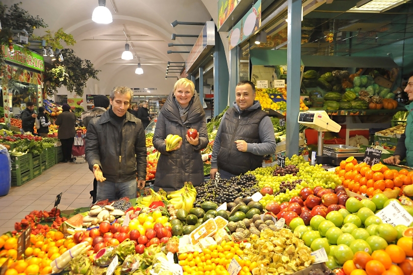 Märktestadträtin Sandra Frauenberger besucht den frisch renovierten Meiselmarkt