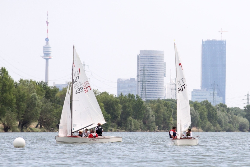 Die 24 TeilnehmerInnen aus Wien, Niederösterreich und Oberösterreich gingen mit zwölf Booten an den Start