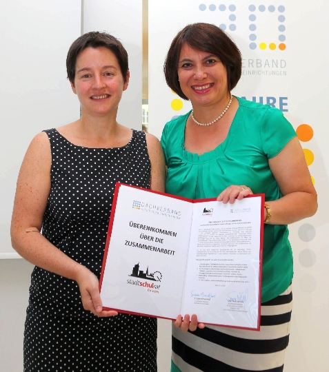 Heute unterzeichneten Gesundheits- und Sozialstadträtin Sonja Wehsely und Stadtschulratspräsidentin Susanne Brandsteidl das neue Kooperationsübereinkommen