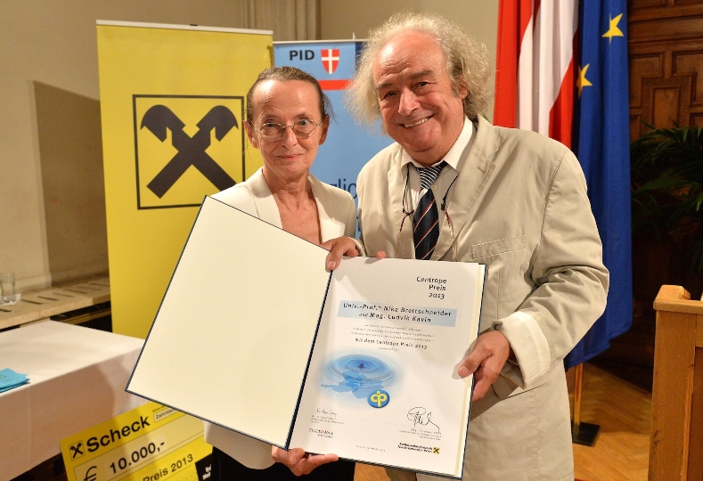 Nika Brettschneider und Ludvik Kavin vom Wiener Theater Brett erhalten Centrope-Preis 2013