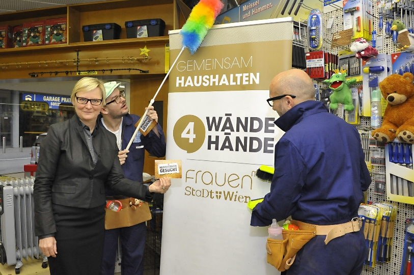 Fototermin mit Stadträtin Sandra Frauenberger im Rahmen der Initiative "Echte Heimwerker gesucht - 4 Wände 4 Hände" zum Equal Pay Day
