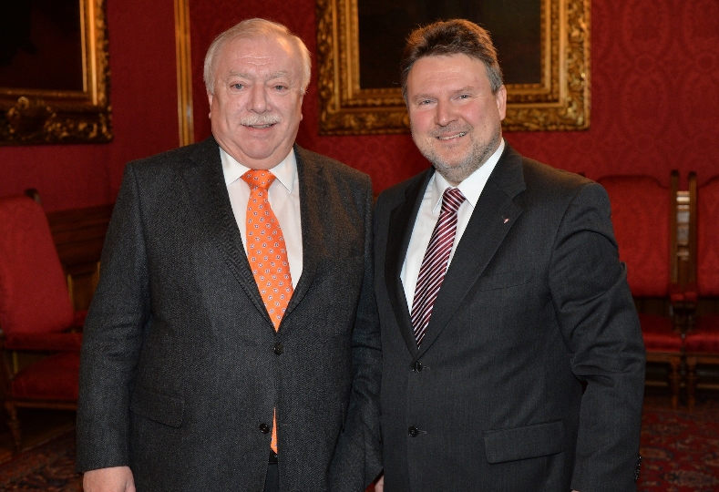Wiens Bürgermeister Michael Häupl und Wohnbaustadtrat Michael Ludwig unterstützen den europäischen Schulterschluss für sozialen Wohnbau.