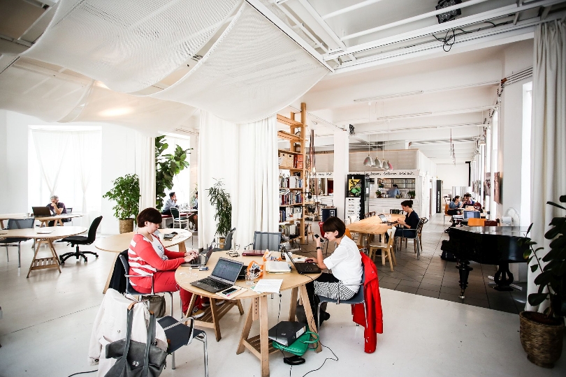 Arbeit im Coworking Space mit dem Ziel als Social Entrepreneur durchzustarten 