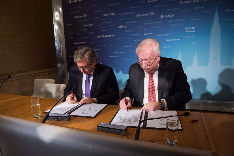 ORF-Generaldirekter Alexander Wrabetz und Bürgermeister Michel Häupl unterzeichnen "Memorandum of Unterstanding" zum Eurovision Song Contest
