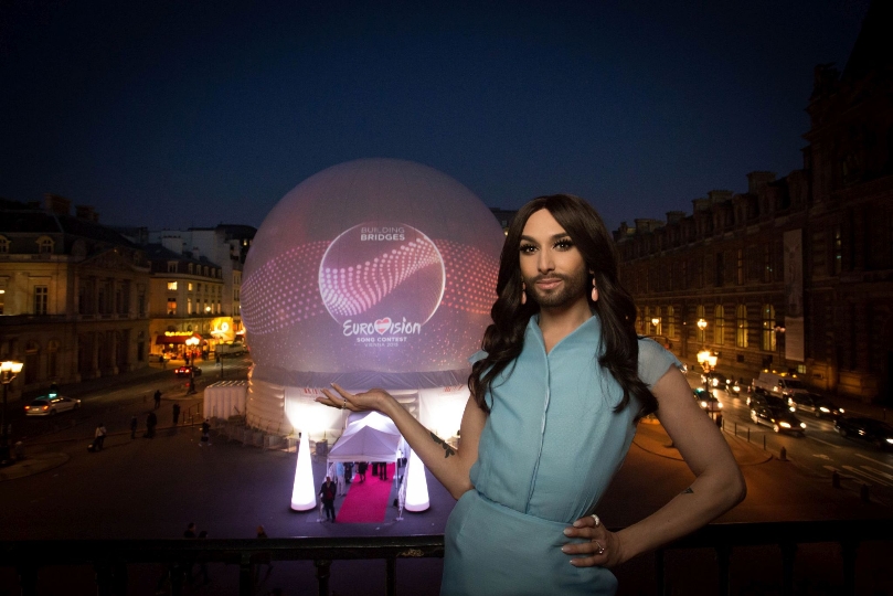 Conchita Wurst und die ViennaSphere warben in Paris für die Song-Contest-Stadt Wien