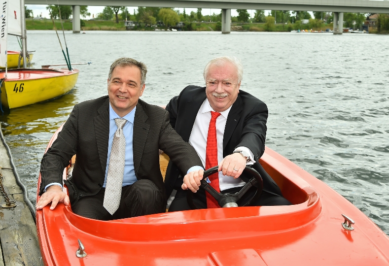 Der Präsident der Wiener Wirtschaftskammer Walter Ruck und Bürgermeister Michael Häupl zum Saisonstart an der Alten Donau 