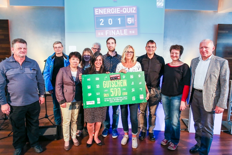 Vizebürgermeisterin M. Vassilakou und die TagessiegerInnen vom Energiequiz