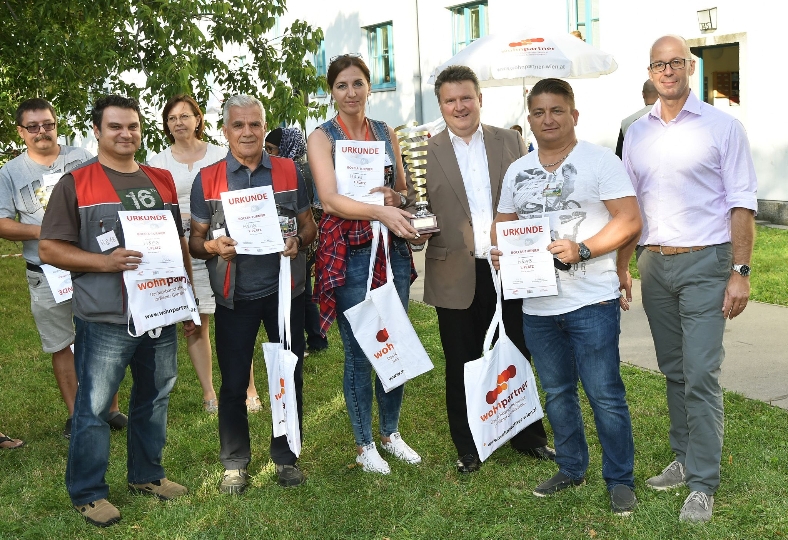 Das Boccia-Turnier im Gemeindebau Siemensstraße war auch heuer wieder ein großer Erfolg. Überraschung war das Nachwuchs-Team "Neulinge" – vier Buben – die auf Anhieb den 2. Platz eroberten.