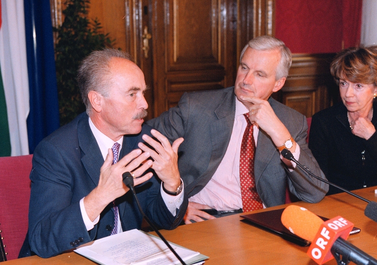 Vertragsunterzeichnung "URBAN II" mit EU-Kommissar Michael Barnier und Vbgm.Dr. Sepp Rieder