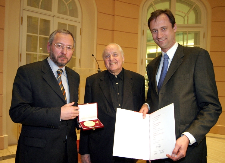 v.li.n.re.: StR. DI Rudolf Schicker, Arch. Hans Hollein und StR. Dr. Andreas Mailath-Pokorny