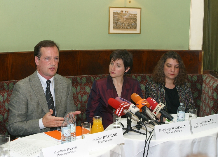 v.li.n.re.: Dr. Albin Dearing, StR. Mag.a Sonja Wehsely und Dr. Karin Spacek