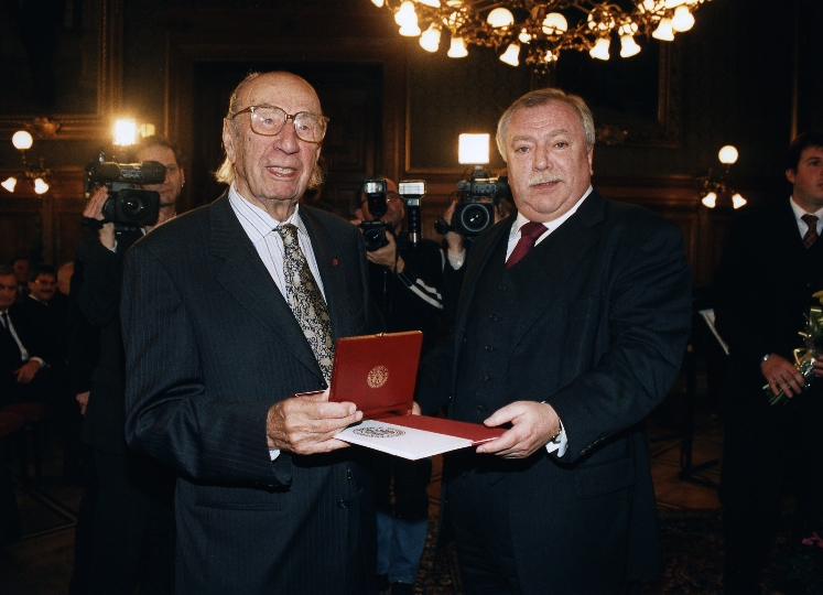 Überreichung der Ehrenmedaille der Bundeshauptstadt Wien in Gold an Franz Antel durch Bürgermeister Dr. Michael Häupl