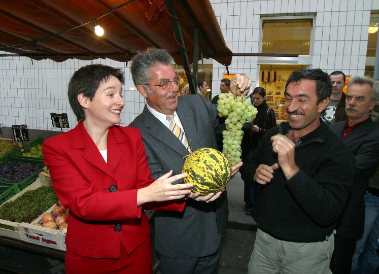 Bundespräsident Dr. Heinz Fischer und StR. Mag.a Sonja Wehsely zu Besuch am Brunnenmarkt