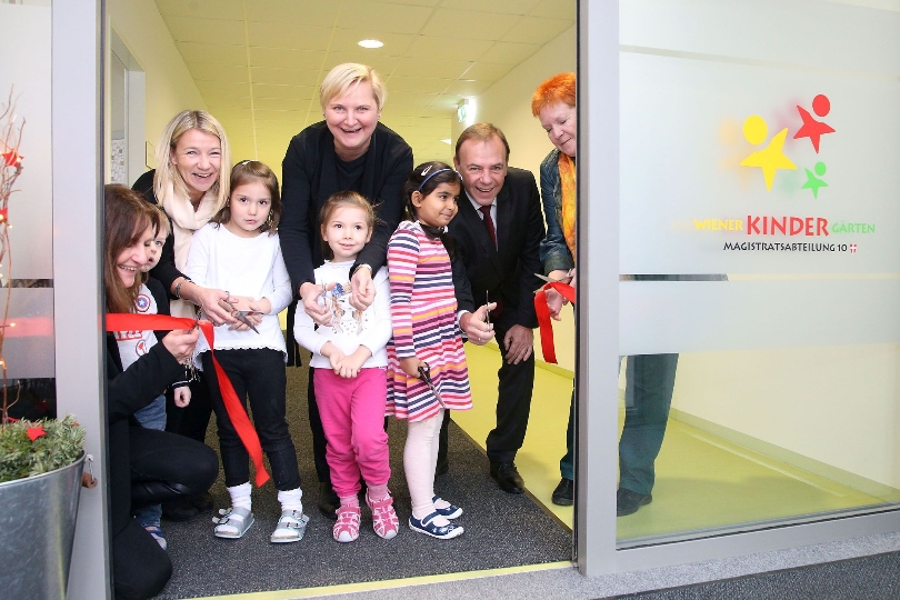 Heute wurden die neuen Räume im städtischen Kindergarten in der Kaltenleutgebner Straße von Bildungsstadträtin Sandra Frauenberger und Bezirksvorsteher Gerald Bischof feierlich eröffnet.