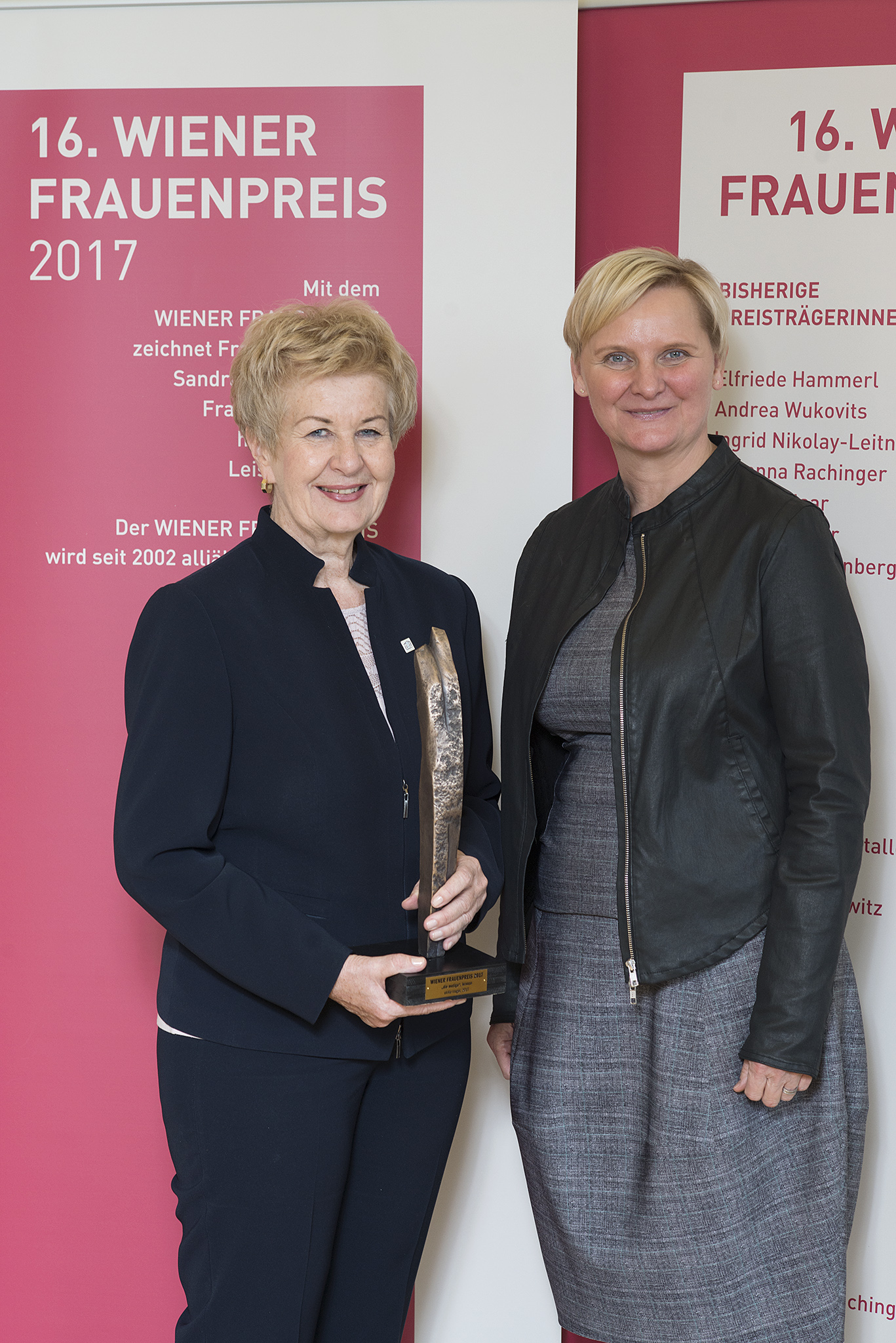 . Vincitrici del Premio Donna 2017 .