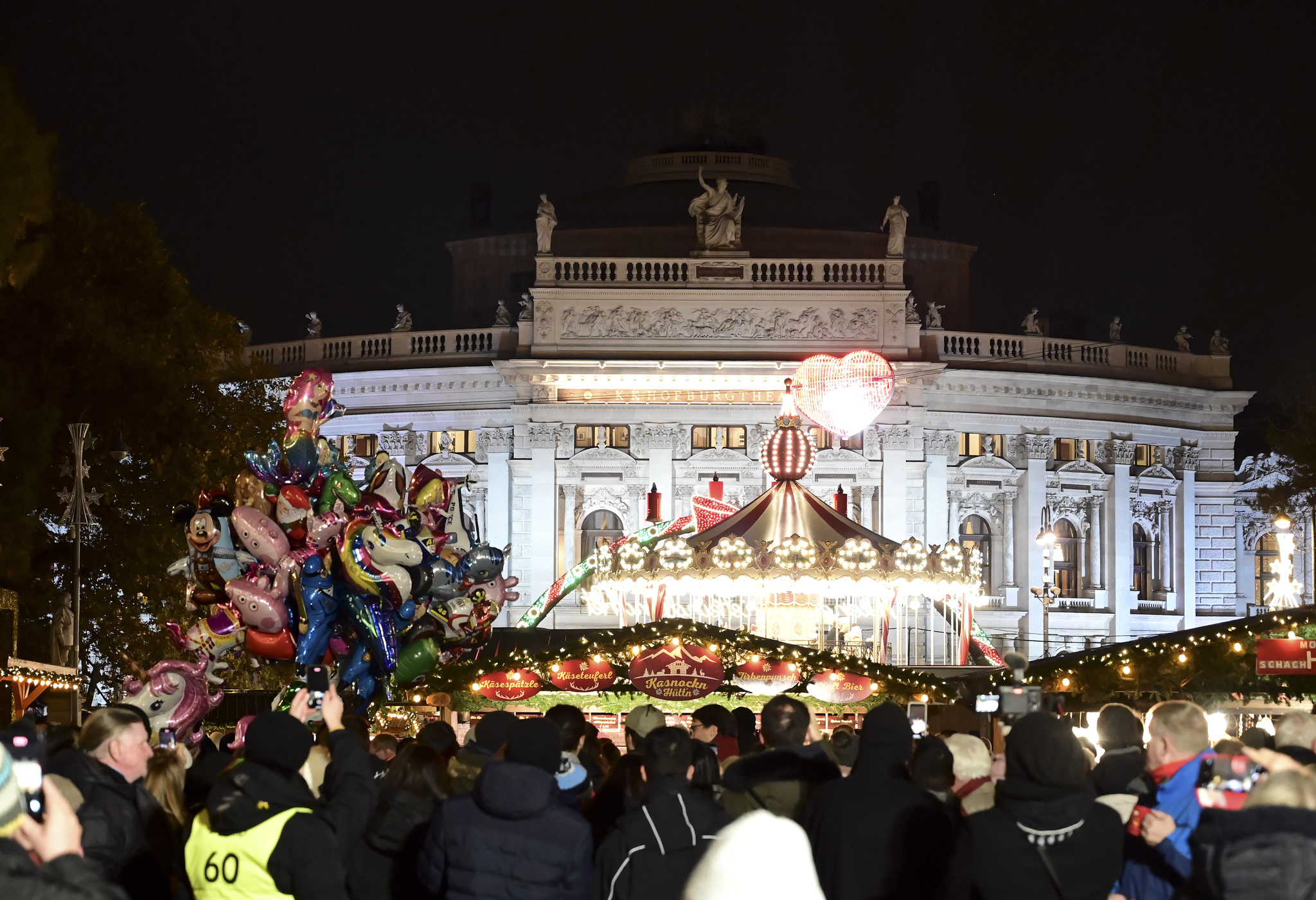 Bürgermeister Ludwig illuminiert Wiener Weihnachtsbaum PresseService