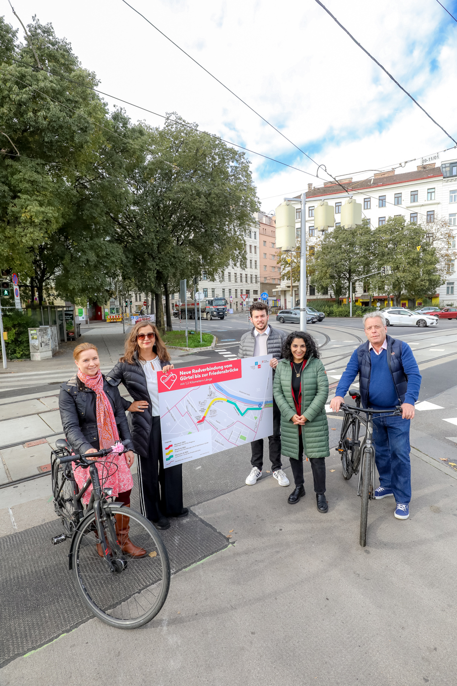 . Inizio di un interessante collegamento ciclabile dal Guertel al Friedensbruecke .