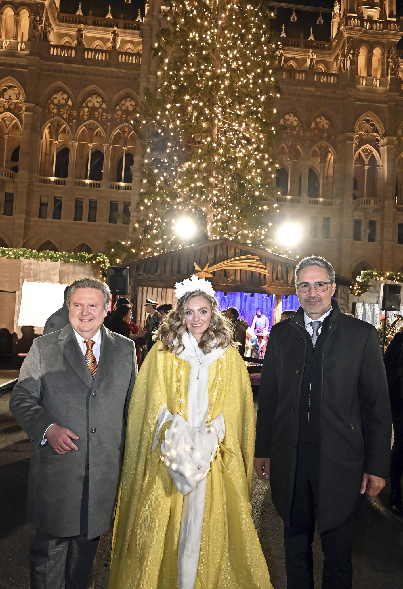 . Il sindaco Ludwig ha aperto il mercatino di Natale di Vienna .