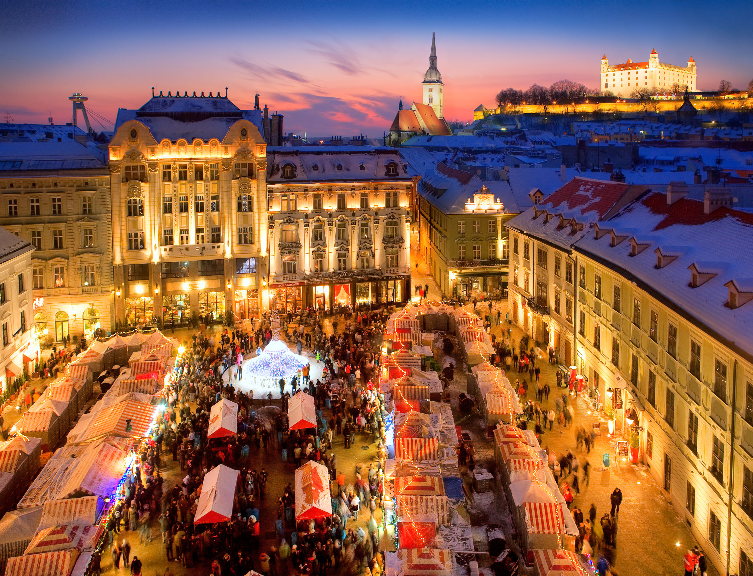 . Mercatino dell'Avvento di Bratislava jpg .