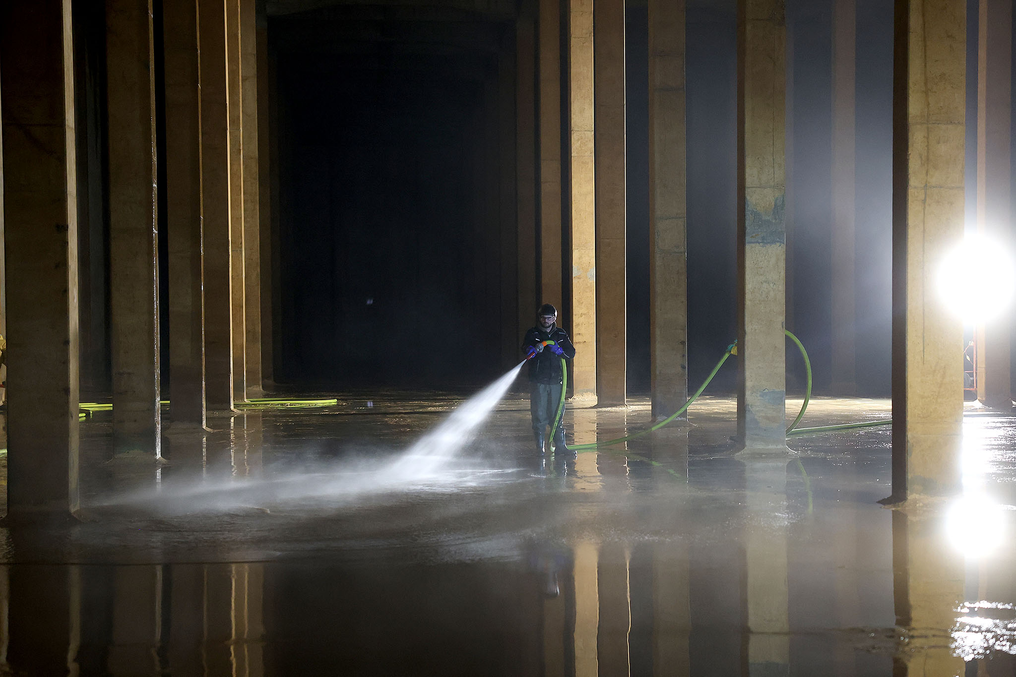 . Czernohorszky La rotta per i mega contenitori d'acqua è stata tracciata .