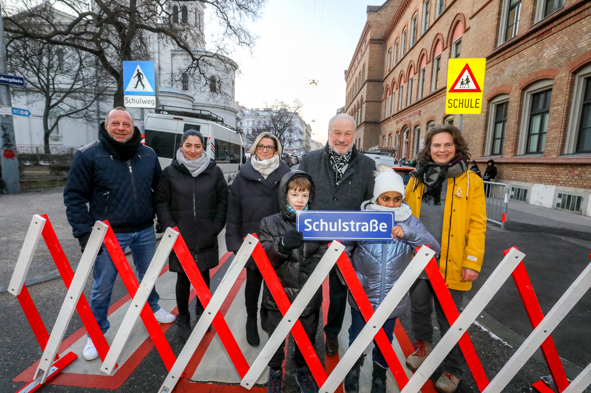 . I preferiti La 10 Schulstrasse di Vienna iniziava davanti alla scuola elementare in Keplerplatz .