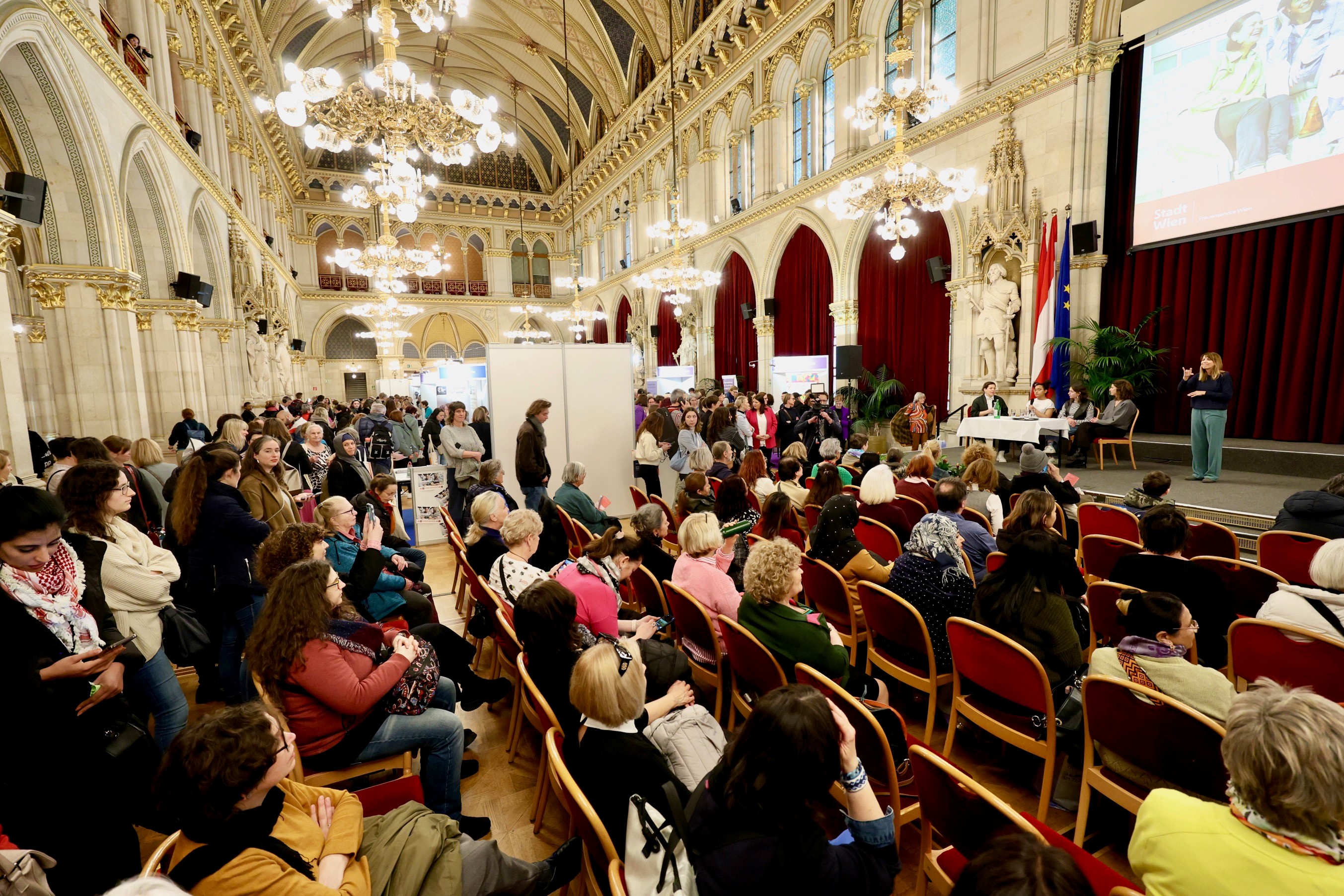 . Municipio aperto in un evento di Giornata internazionale della donna .