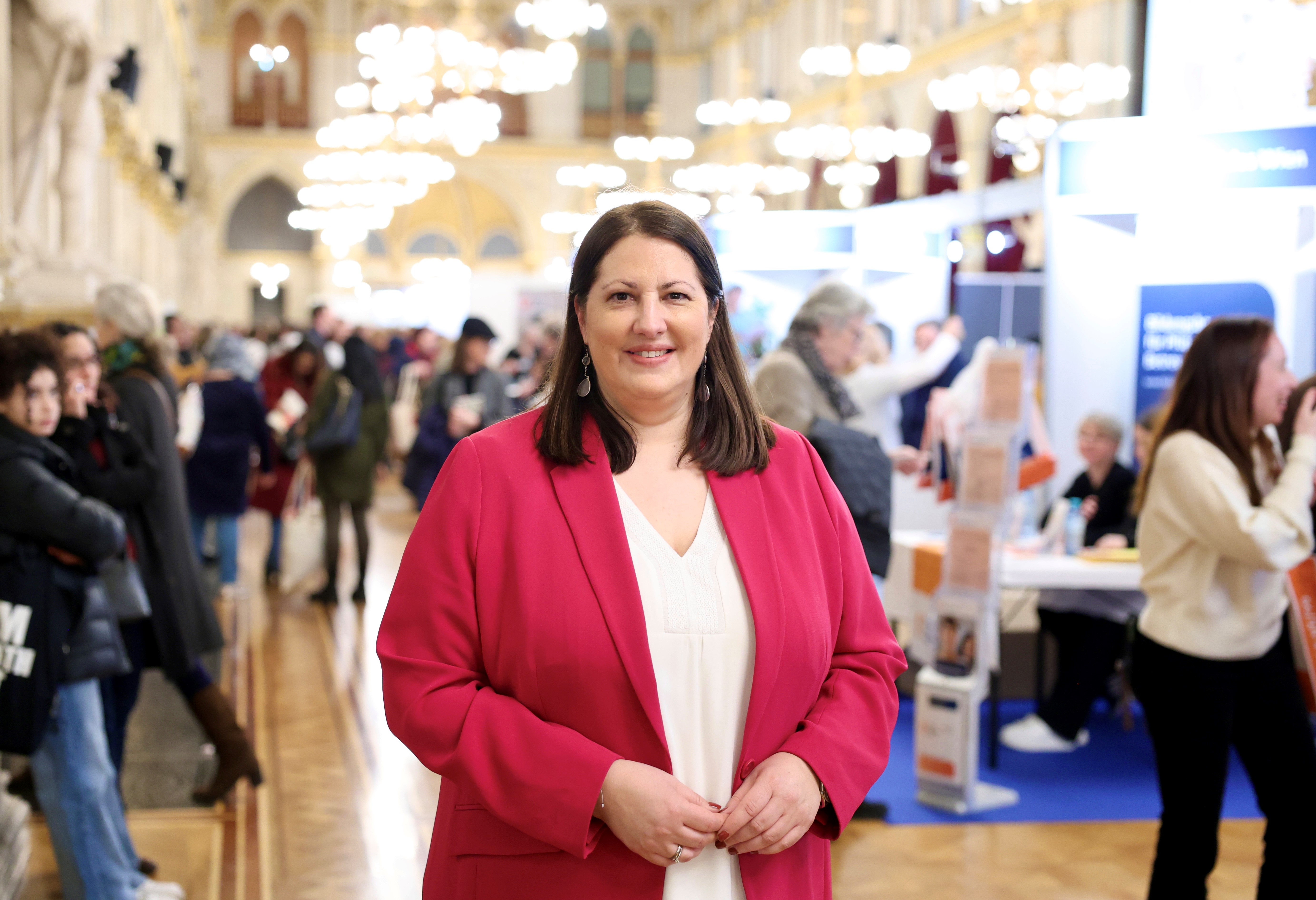 . Municipio aperto in un evento di Giornata internazionale della donna .