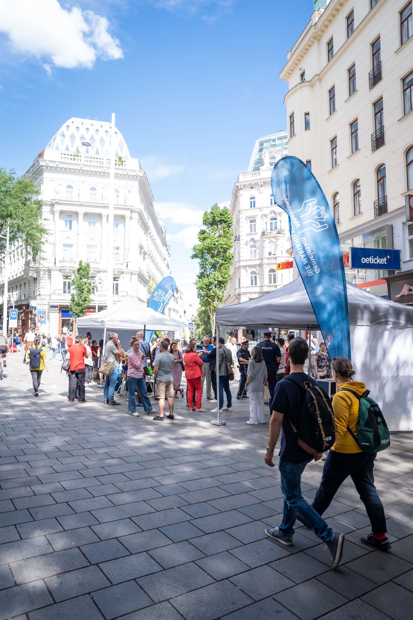 . Affai sociali Fonda Vienna informa sulle offerte per abitazioni o senzatetto su Mariahilfer Strasse .