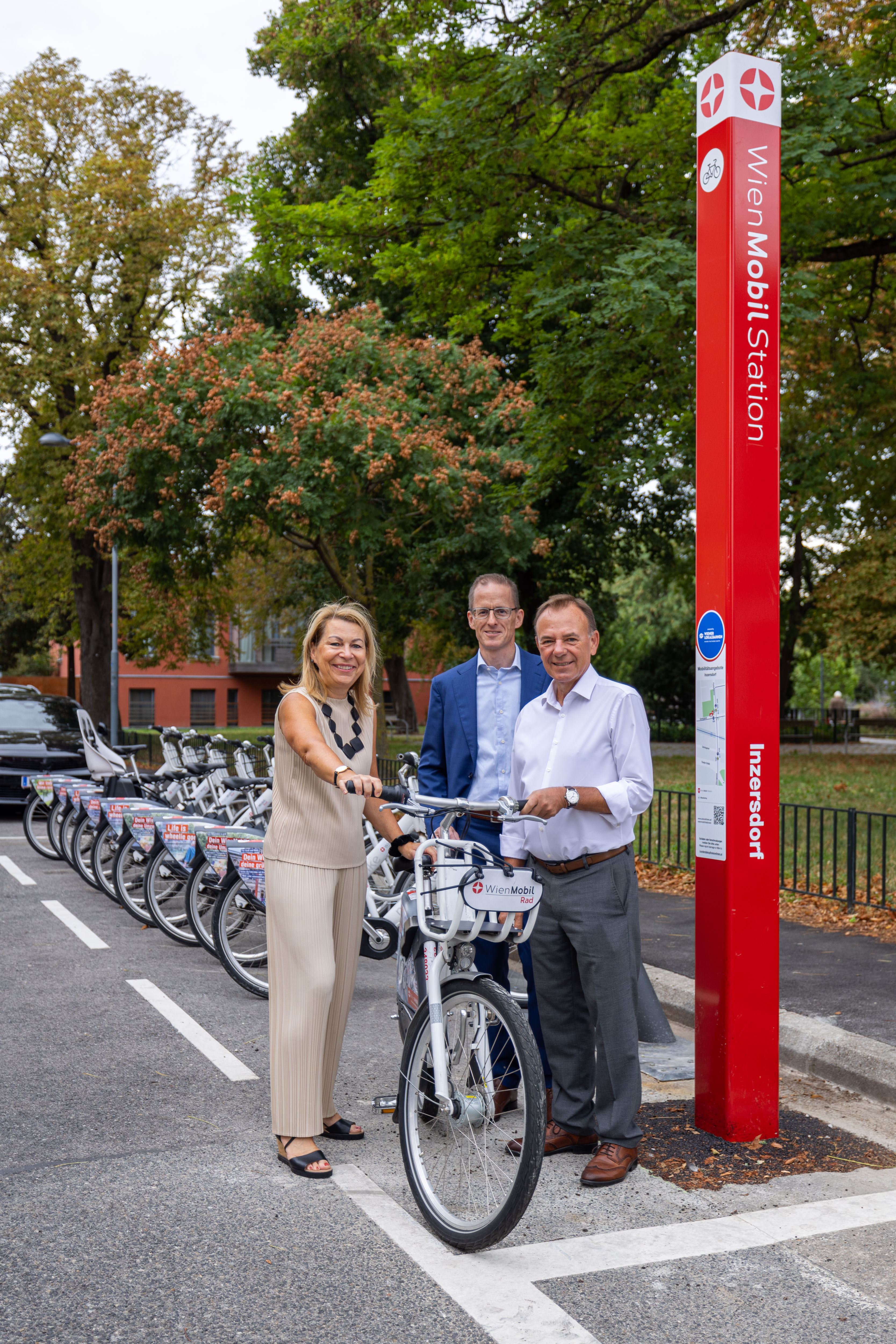 . Nuova stazione per biciclette Wienmobil a INZERSDORF .