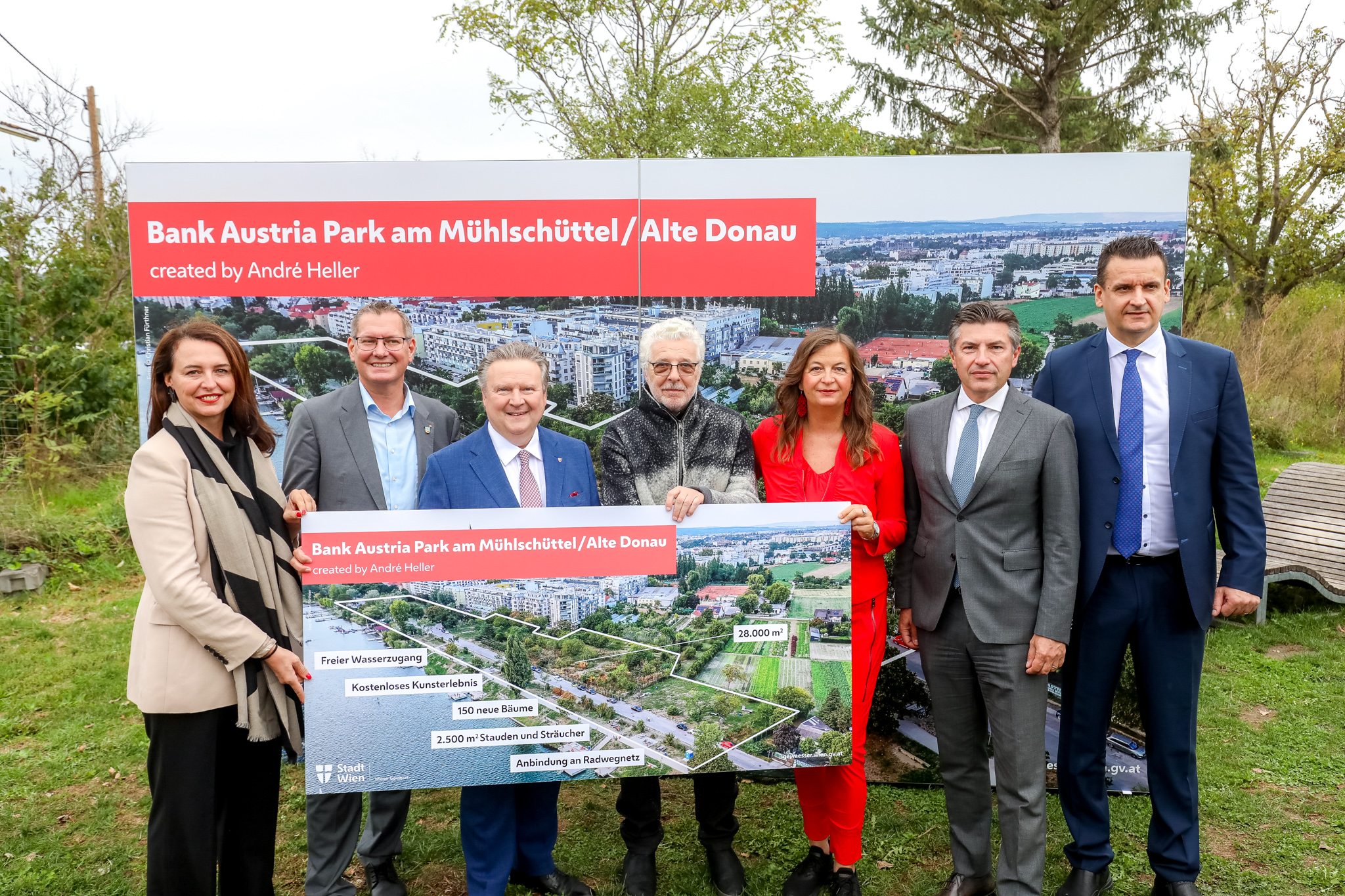 . Vienna sta ottenendo una nuova natura e un'oasi d'arte come parco pubblico sul vecchio Danubio pianificato e supervisionato da André Heller .