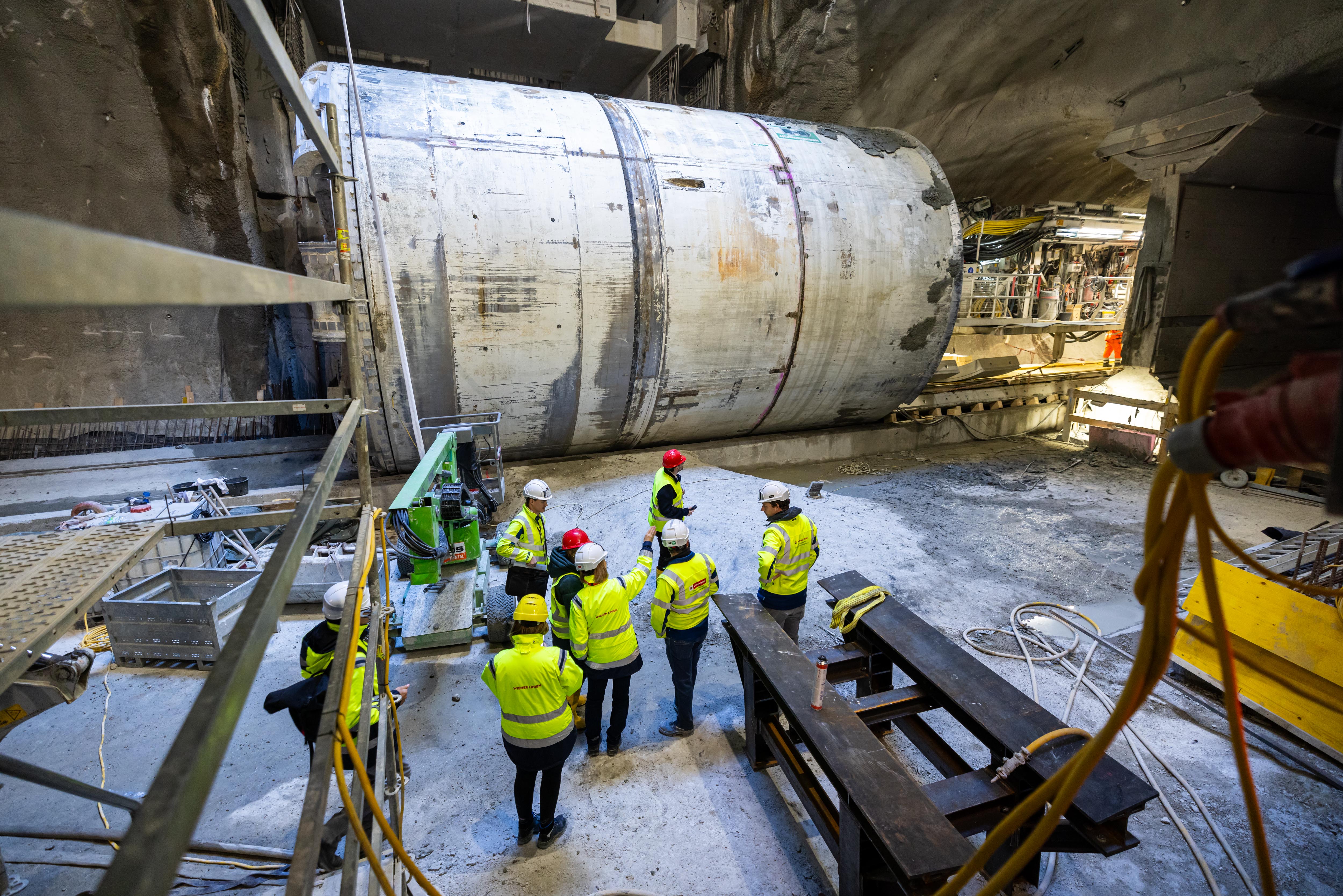 . La svolta per la fresatrice per tunnel  Deborah” U2 raggiunge il primo pozzo nel quinto distretto .