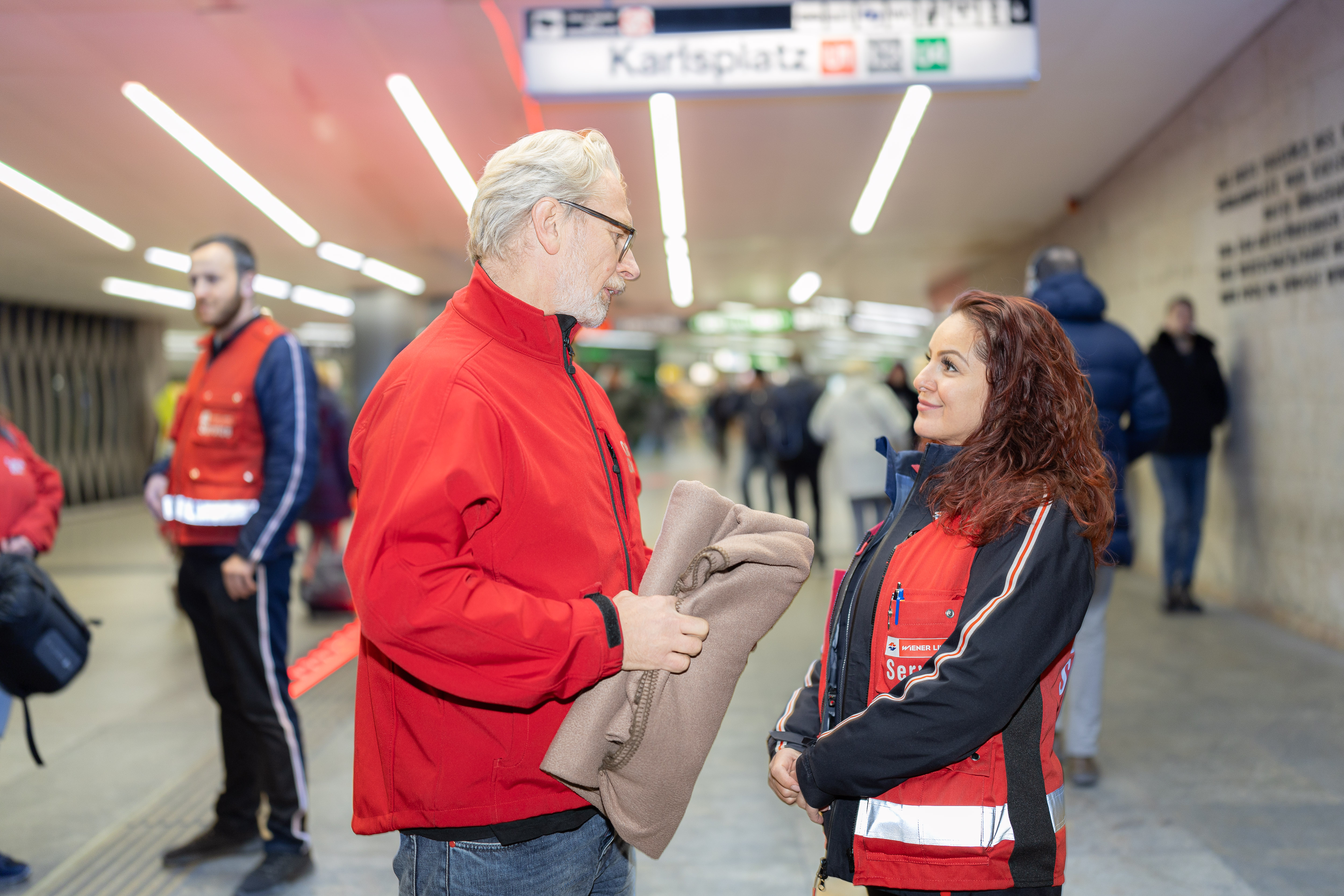 . Insieme durante i mesi freddi Wiener Linien e Caritas lavorano per i senzatetto .