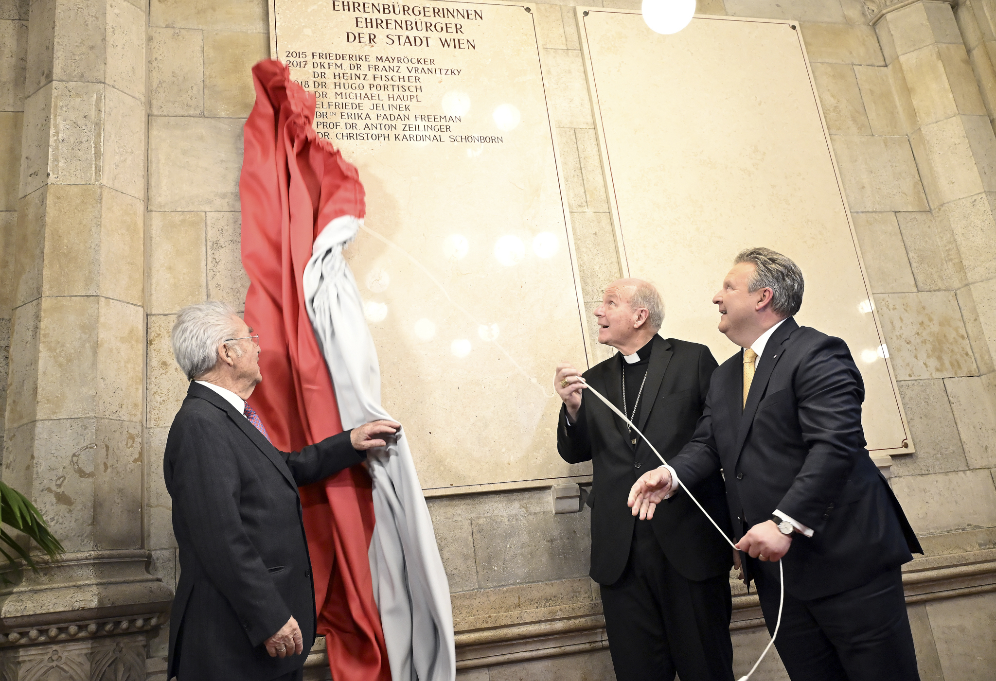 . Il cardinale Christoph Schoenborn è cittadino onorario della città di Vienna .