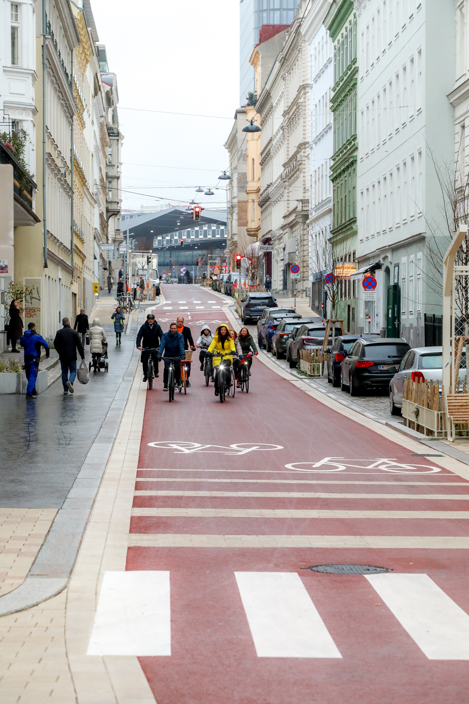 . SIMA HALBWIDL PIPALLEIXNER Climate Bike Road Strasse ad Argentinierstrasse è un effetto EroBig ERO nel pomeriggio .