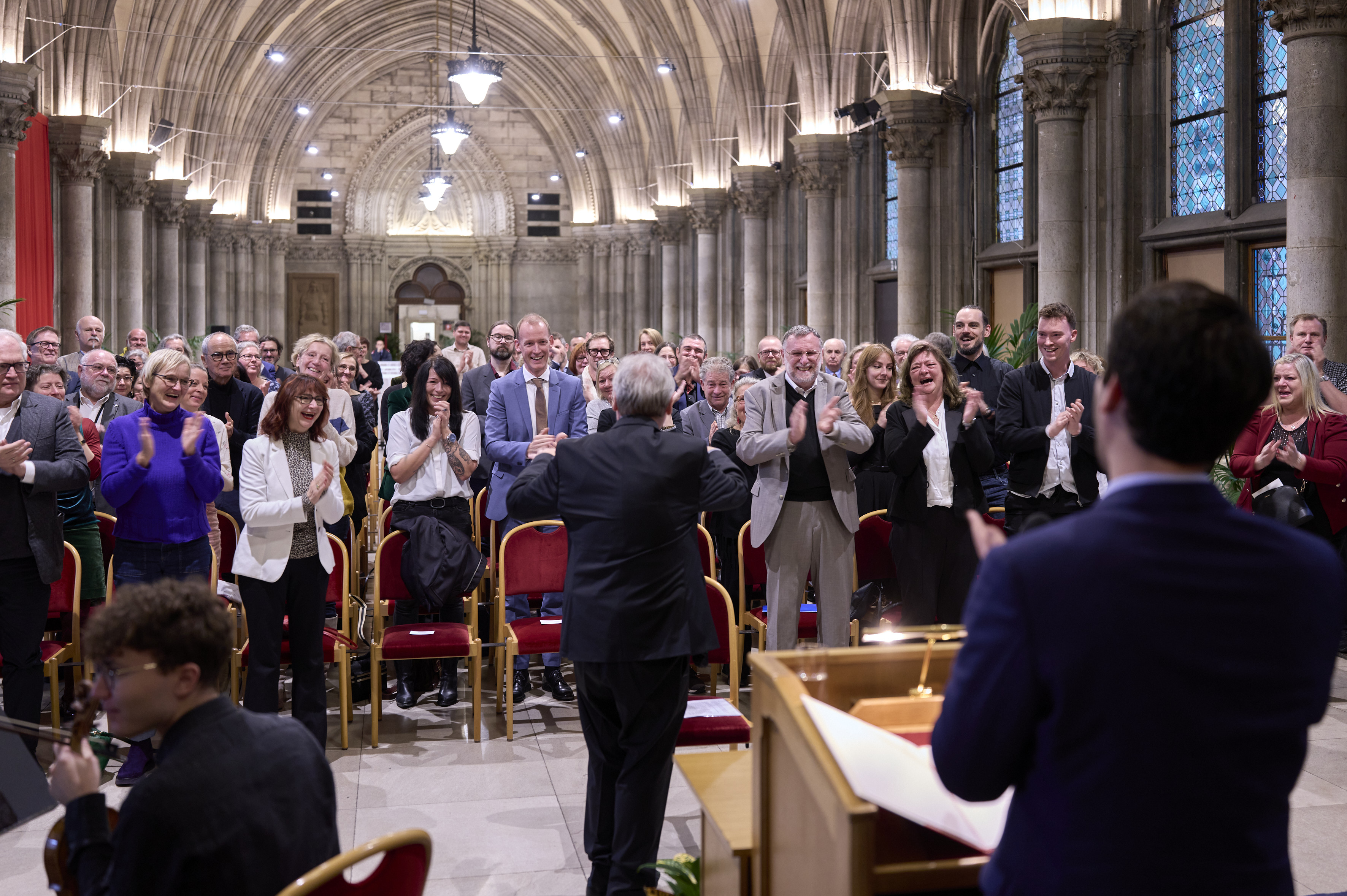 . Sindaco di Vice Buer Recection Honours Christian Jahl con segnali onorari d'argento .