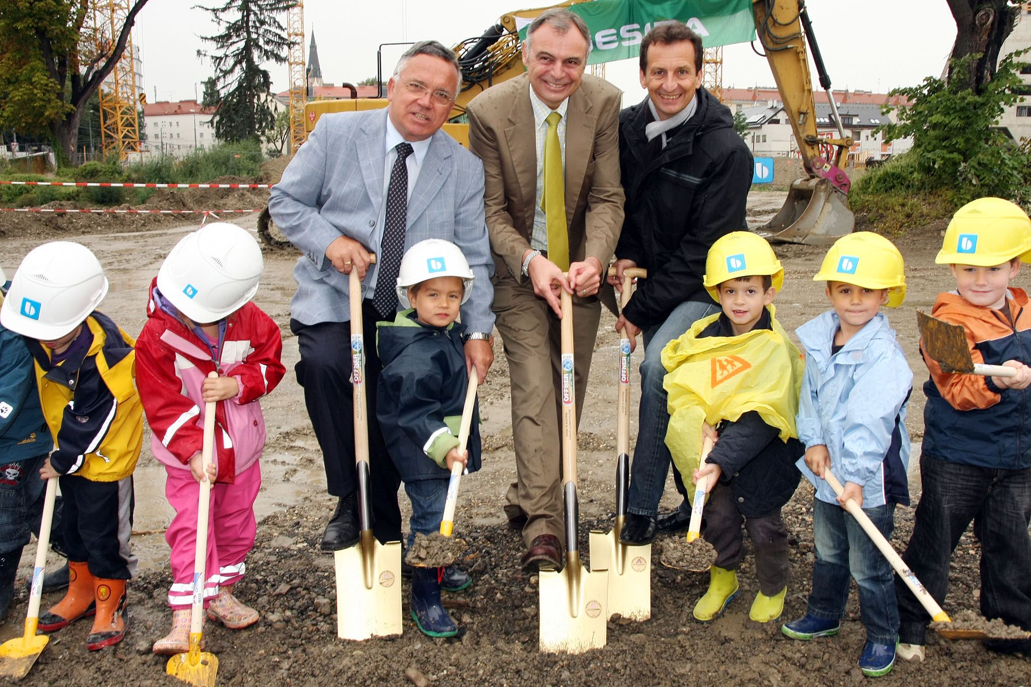 . Sono iniziati i lavori di costruzione del campus di Donaufeld Nord .