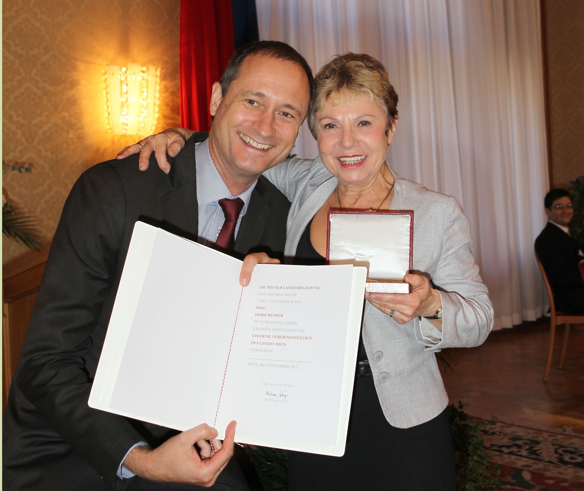 . Premio Golden Viennese per Elfedde Irrall e Doris Weiner .