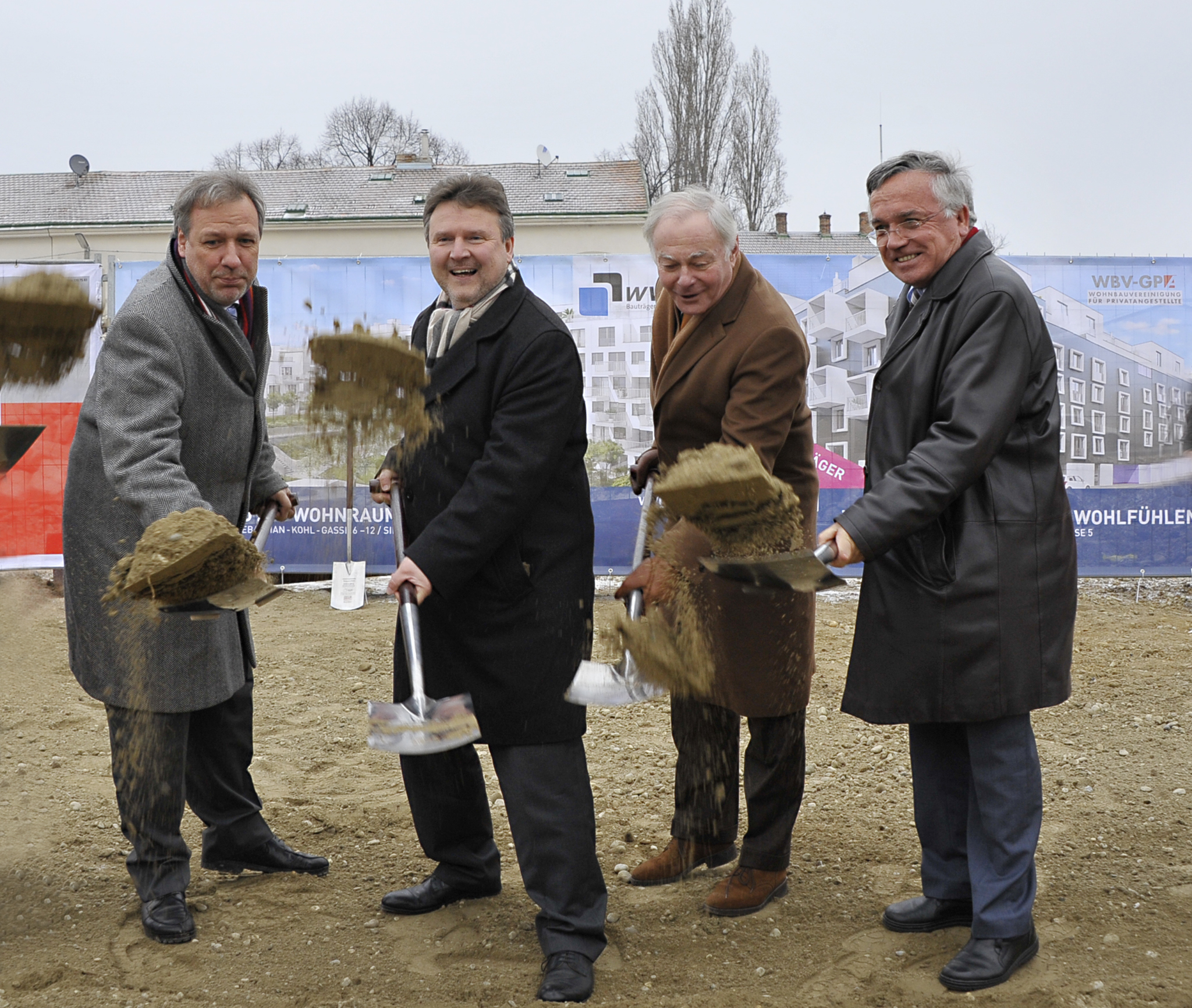 . Cerimonia di posa della prima pietra di StR Ludwig Lehner per il nuovo progetto residenziale LEO 21 .