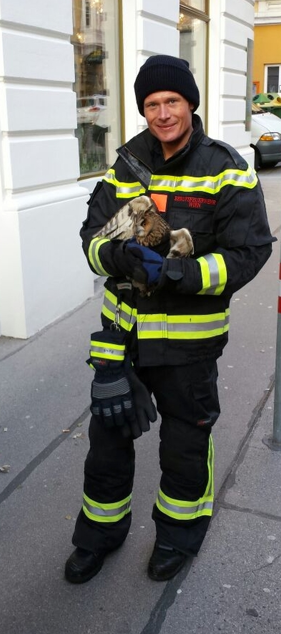 . I vigili del fuoco professionisti di Vienna salvano Kauz .